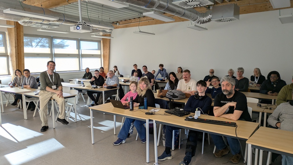 Evan with the attendees of the Building mobile apps with MIT App Inventor workshop